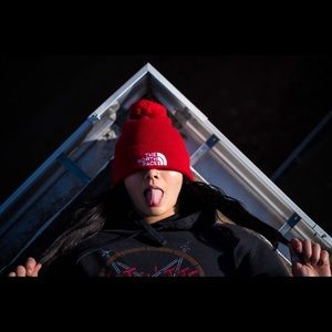 Meet your Posher, Caya